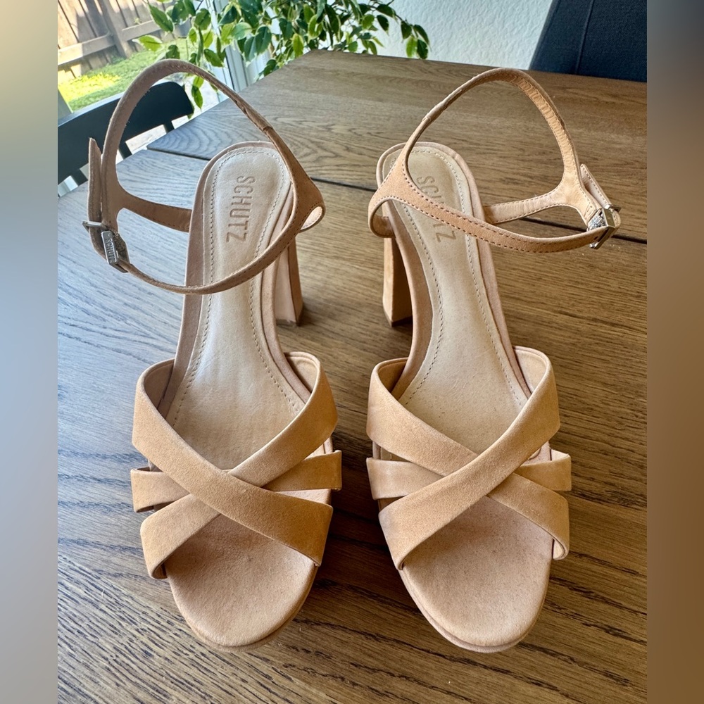 Schutz Keefa platform heels, size 7